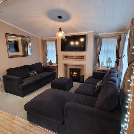 Luxury Lodge On Edge Of New Forest And 800M From Sea Entertainment And Leisure Passes Included Milford on Sea Buitenkant foto
