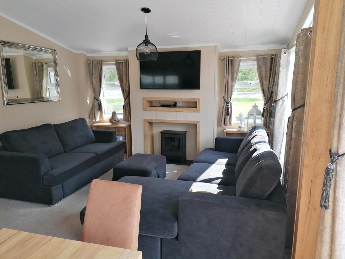 Luxury Lodge On Edge Of New Forest And 800M From Sea Entertainment And Leisure Passes Included Milford on Sea Buitenkant foto