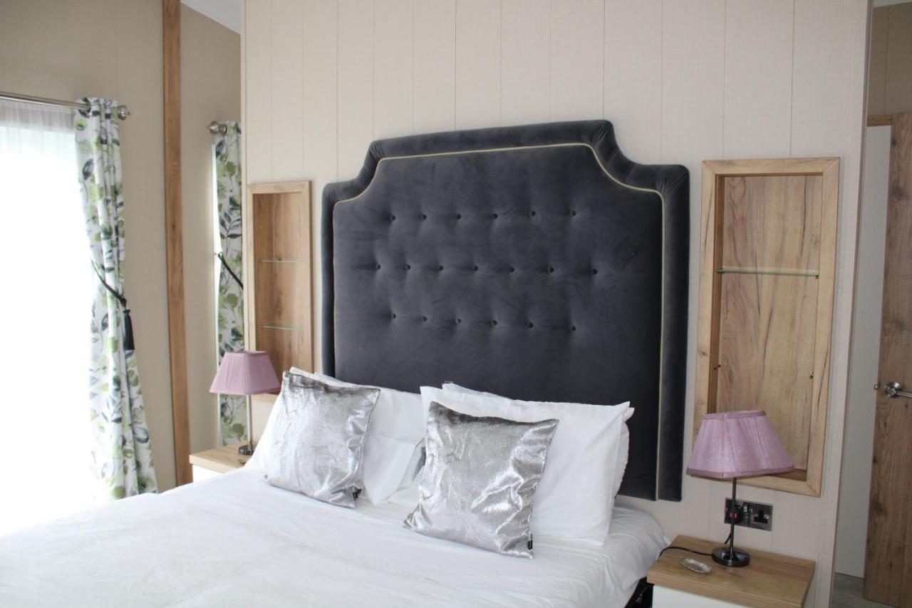 Luxury Lodge On Edge Of New Forest And 800M From Sea Entertainment And Leisure Passes Included Milford on Sea Buitenkant foto