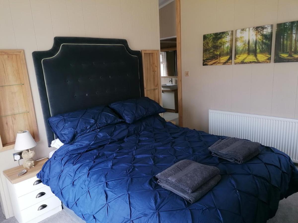 Luxury Lodge On Edge Of New Forest And 800M From Sea Entertainment And Leisure Passes Included Milford on Sea Buitenkant foto