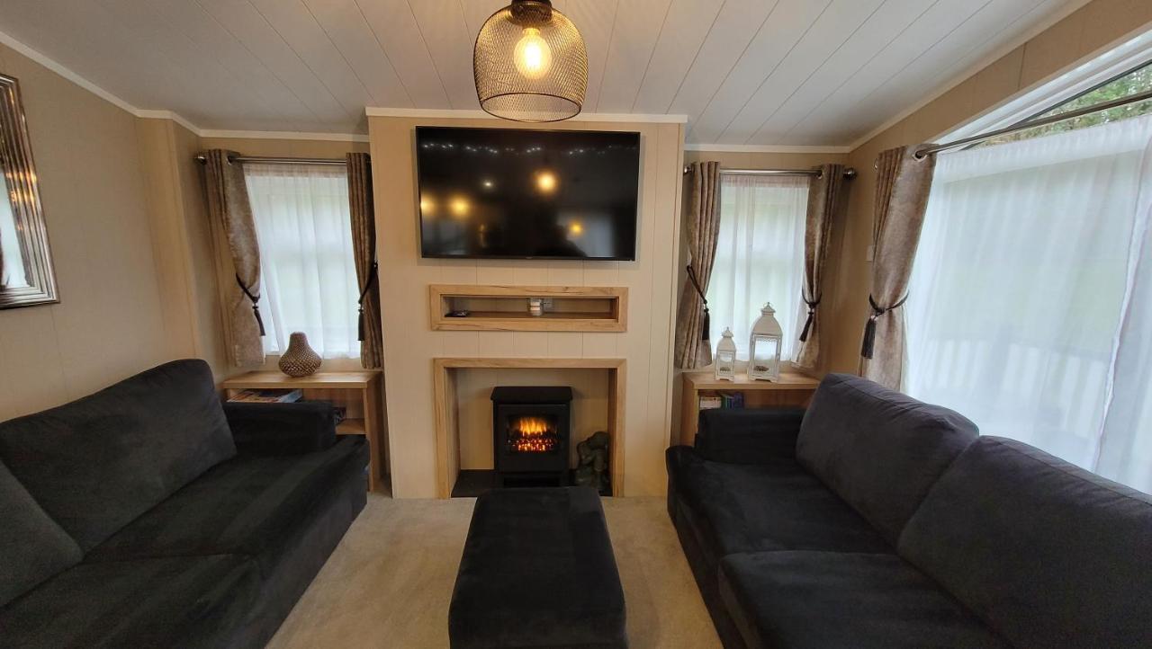 Luxury Lodge On Edge Of New Forest And 800M From Sea Entertainment And Leisure Passes Included Milford on Sea Buitenkant foto