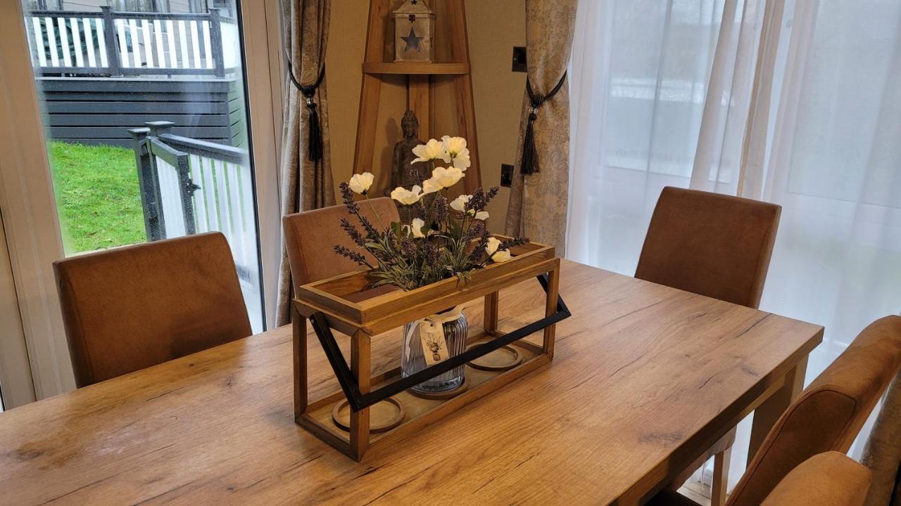 Luxury Lodge On Edge Of New Forest And 800M From Sea Entertainment And Leisure Passes Included Milford on Sea Buitenkant foto