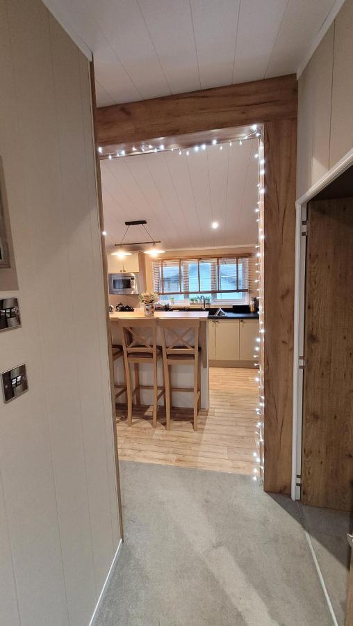 Luxury Lodge On Edge Of New Forest And 800M From Sea Entertainment And Leisure Passes Included Milford on Sea Buitenkant foto