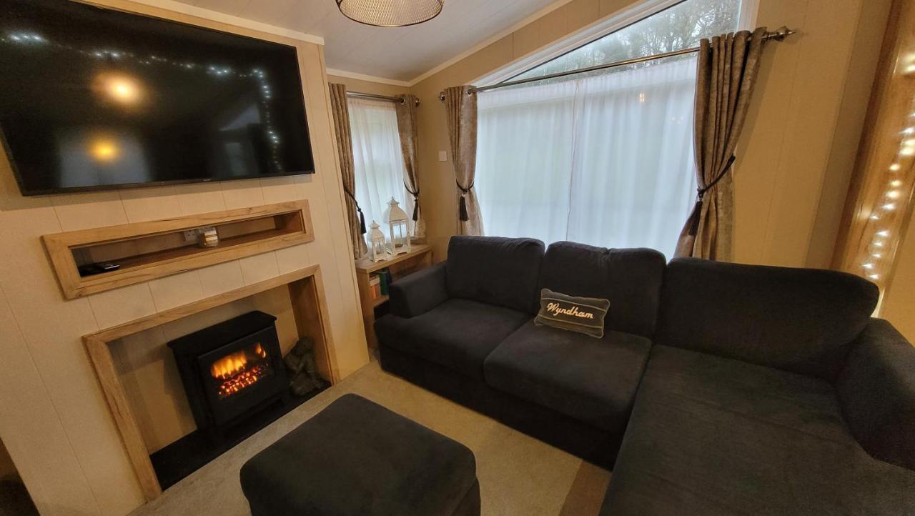 Luxury Lodge On Edge Of New Forest And 800M From Sea Entertainment And Leisure Passes Included Milford on Sea Buitenkant foto