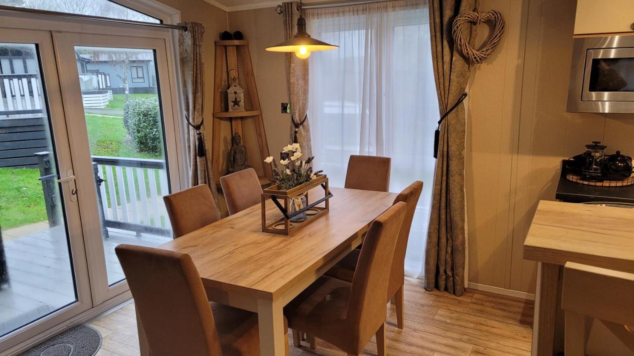 Luxury Lodge On Edge Of New Forest And 800M From Sea Entertainment And Leisure Passes Included Milford on Sea Buitenkant foto